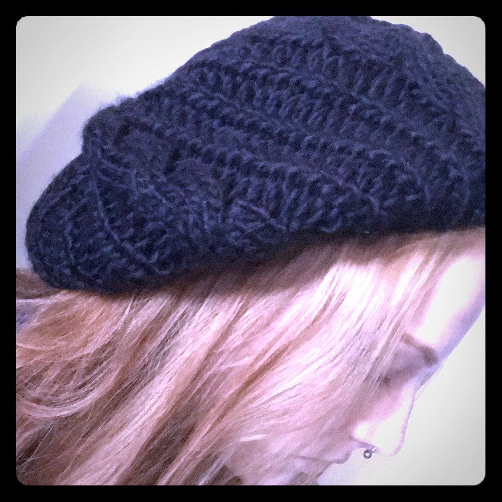 Black knit slouchy beanie